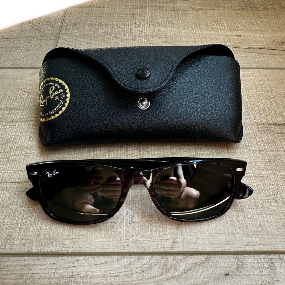 Ran Ban Wayfarer Classic Sunglasses